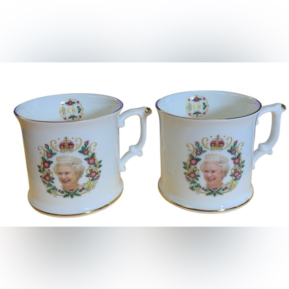 2012 Queen Elizabeth Diamond Jubilee Tea Cup Set. Gold Trim, Royal Designs, Mint - Picture 1 of 12